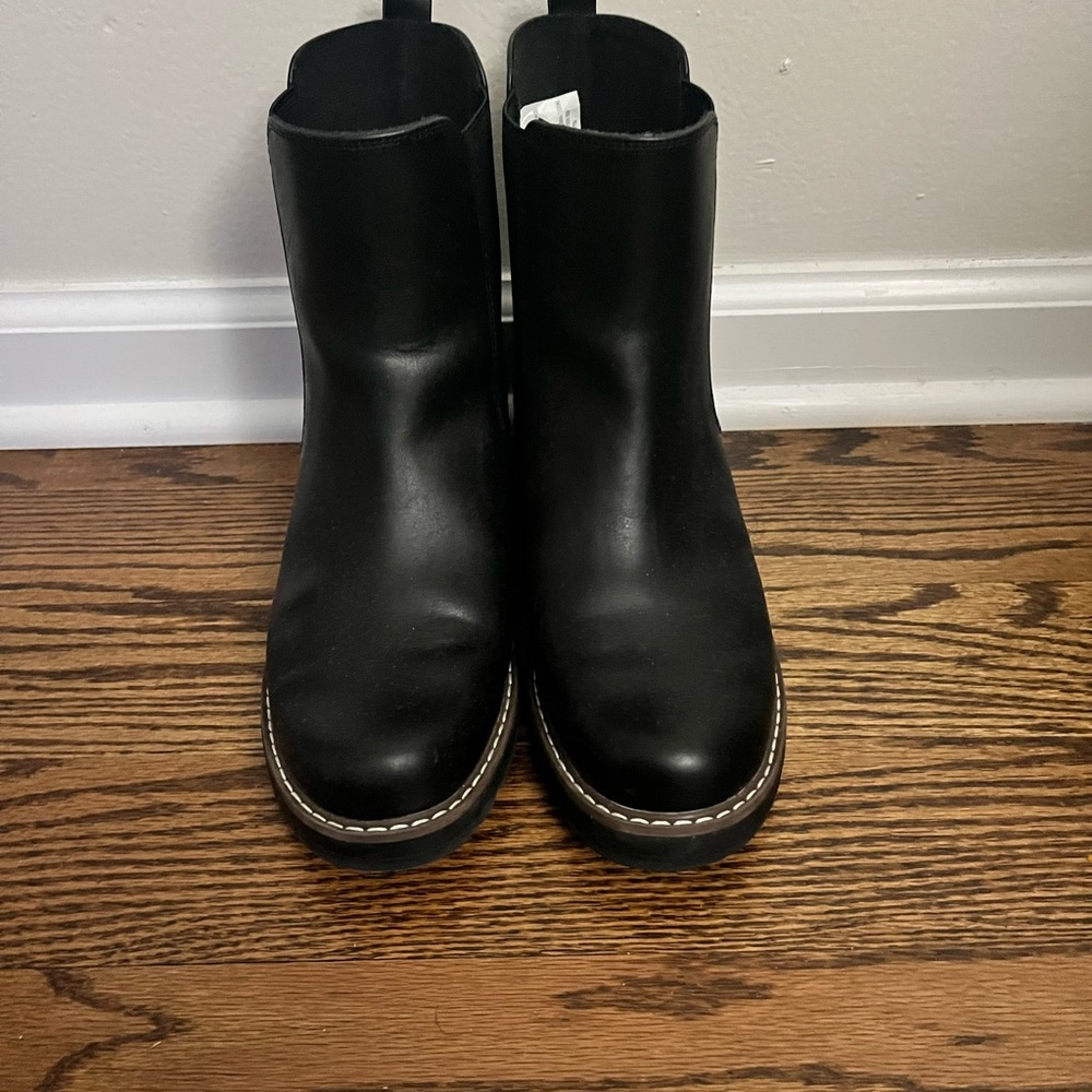 Universal Thread Black Ankle Boots